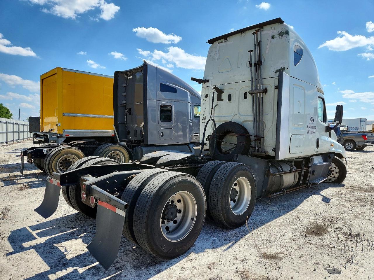 Freightliner Cascadia 125