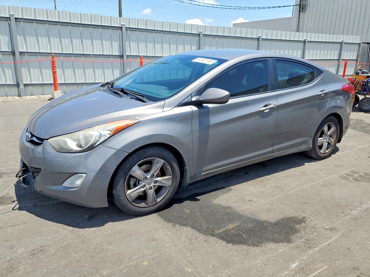 Salvage Hyundai ELANTRA Image