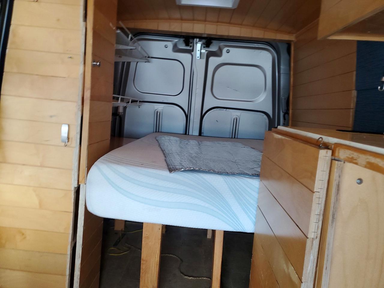 Nissan Nv