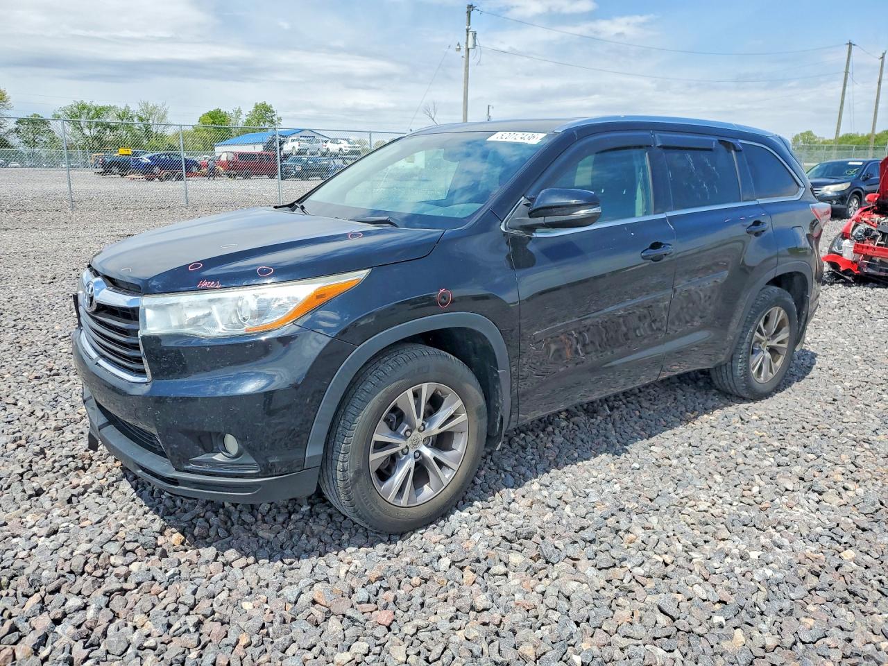 Salvage Toyota Highlander Image