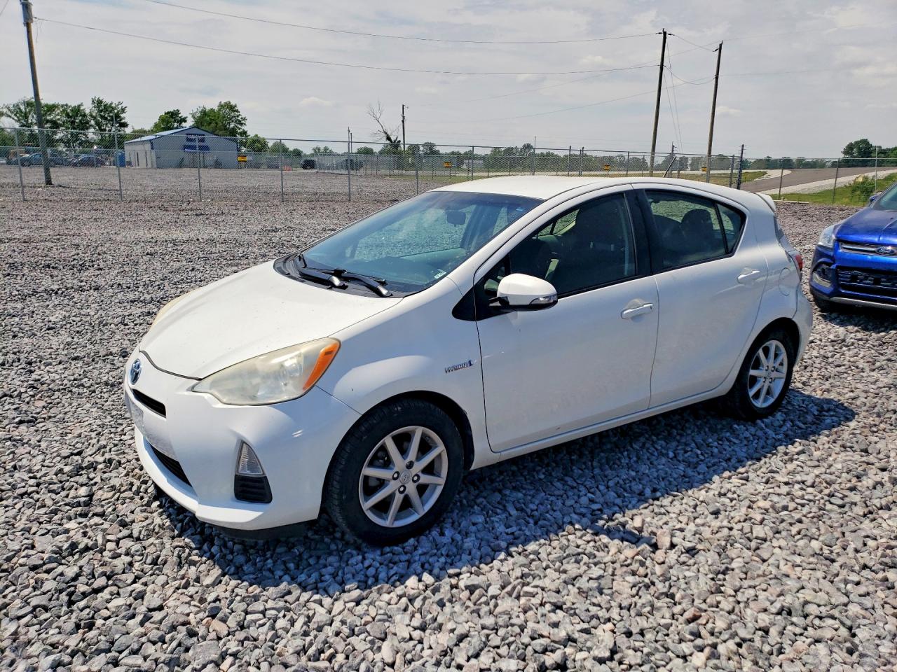 Salvage Toyota Prius Image