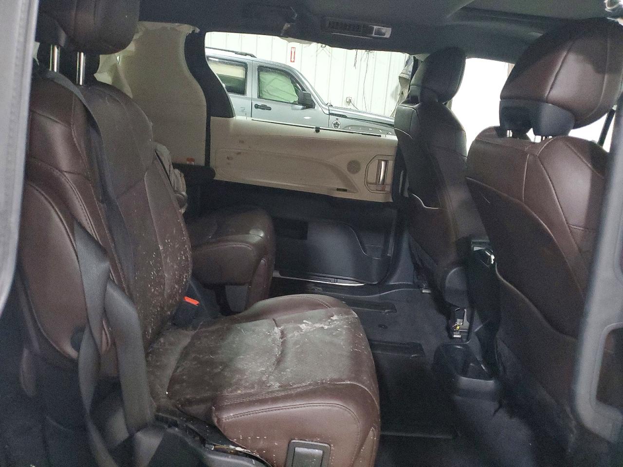 Toyota Sienna Platinum 7-passenger
