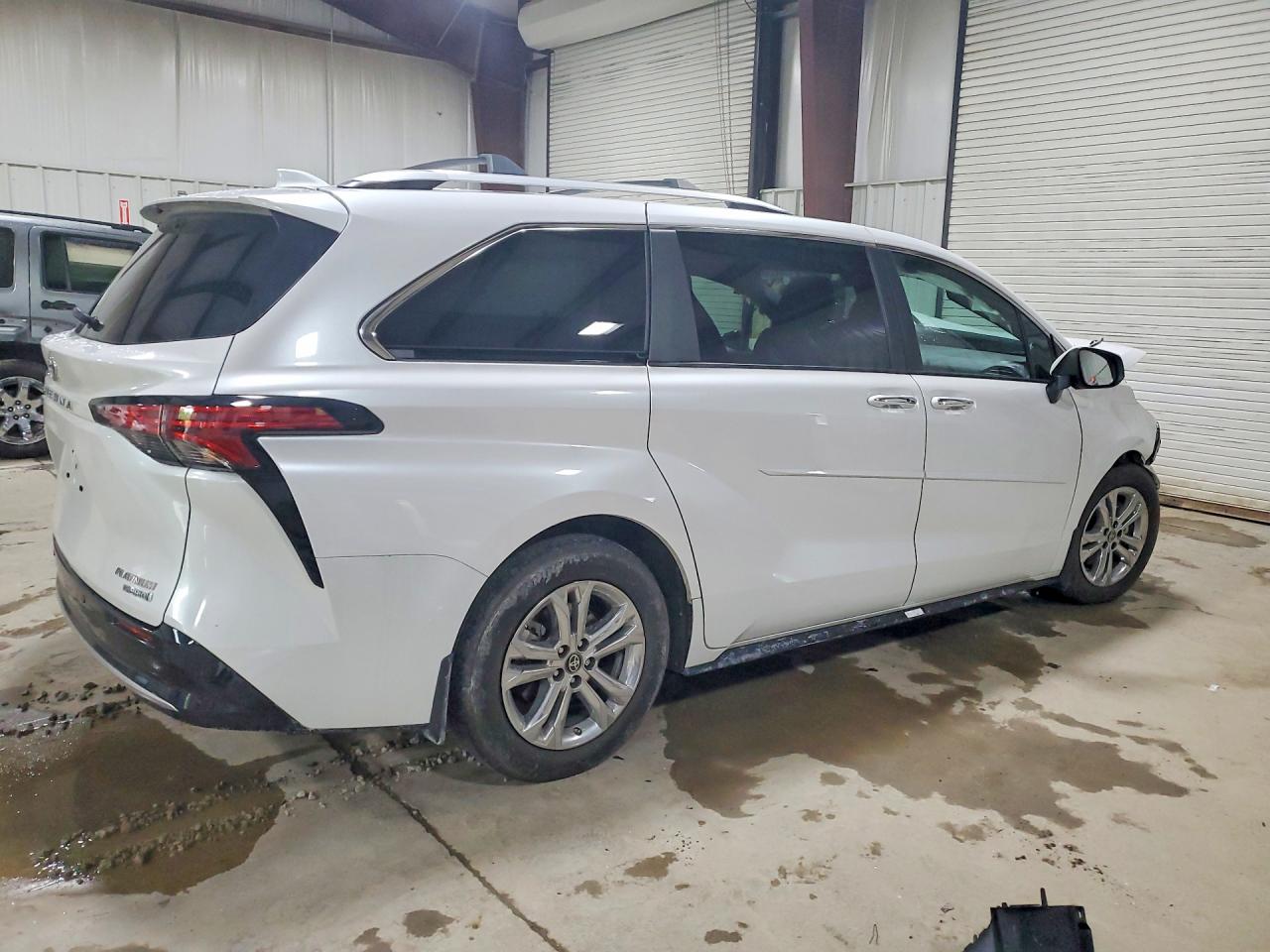 Toyota Sienna Platinum 7-passenger