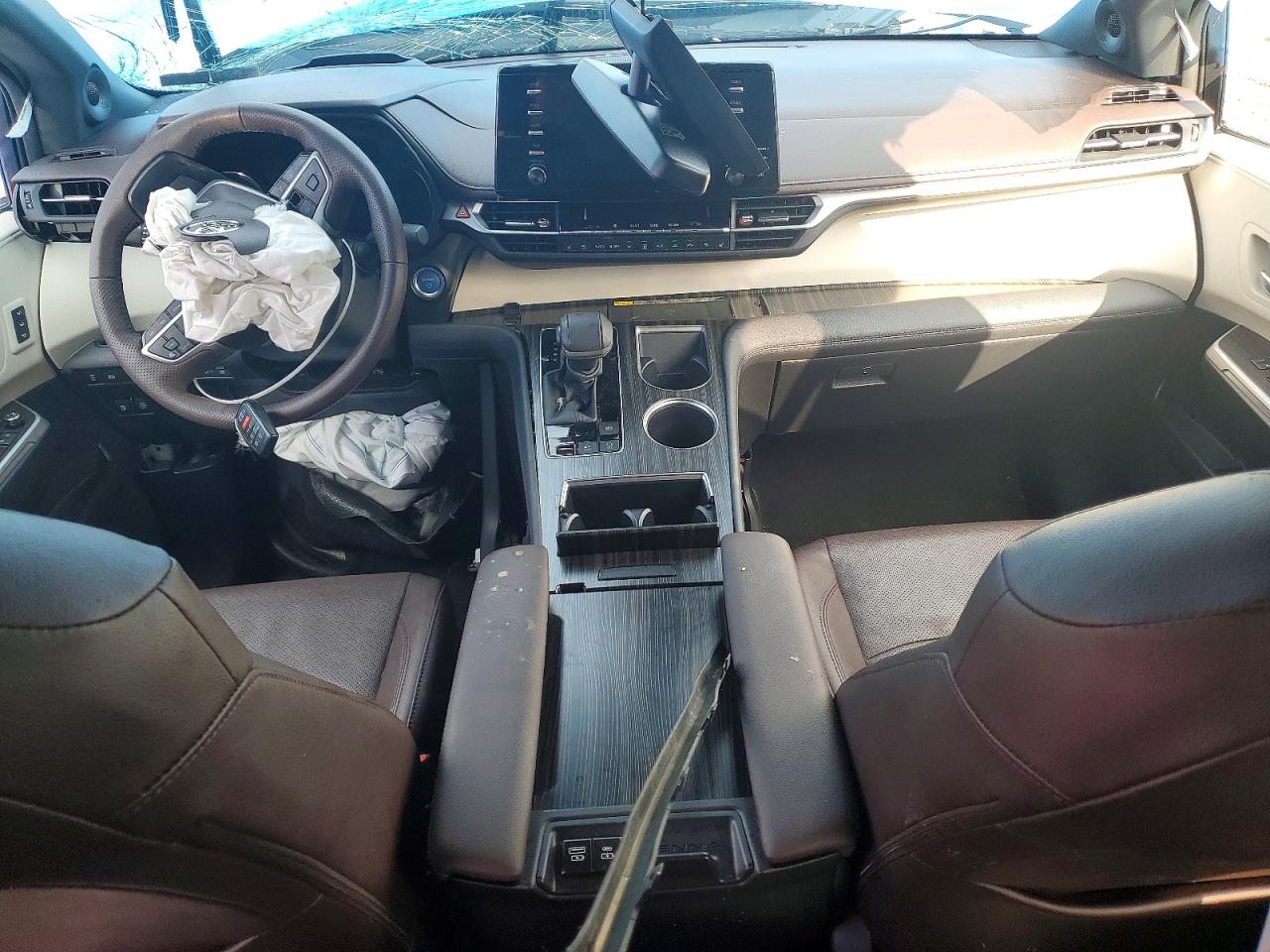Toyota Sienna Platinum 7-passenger