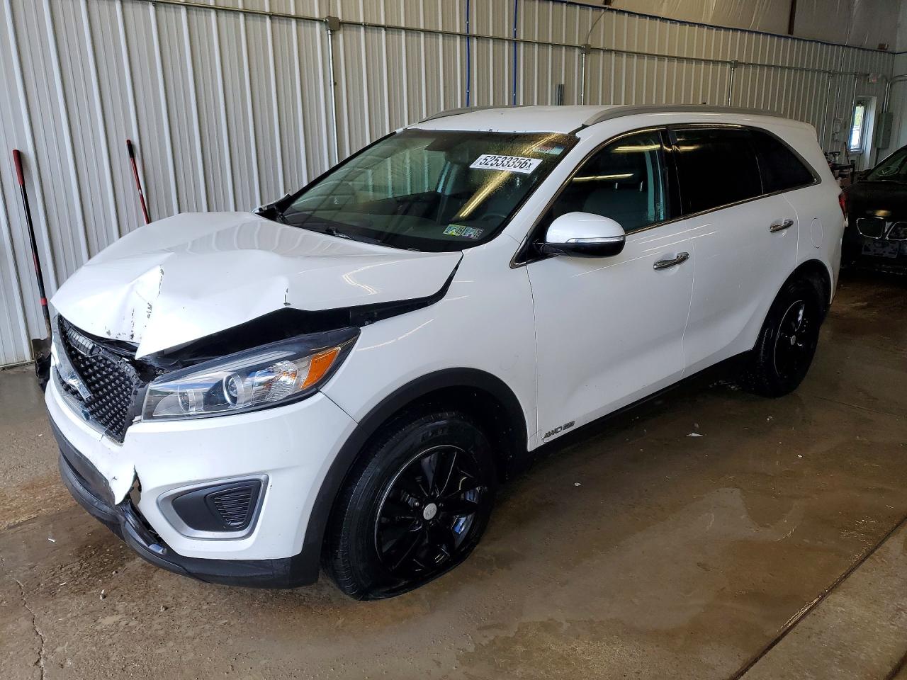 Salvage Kia Sorento Image