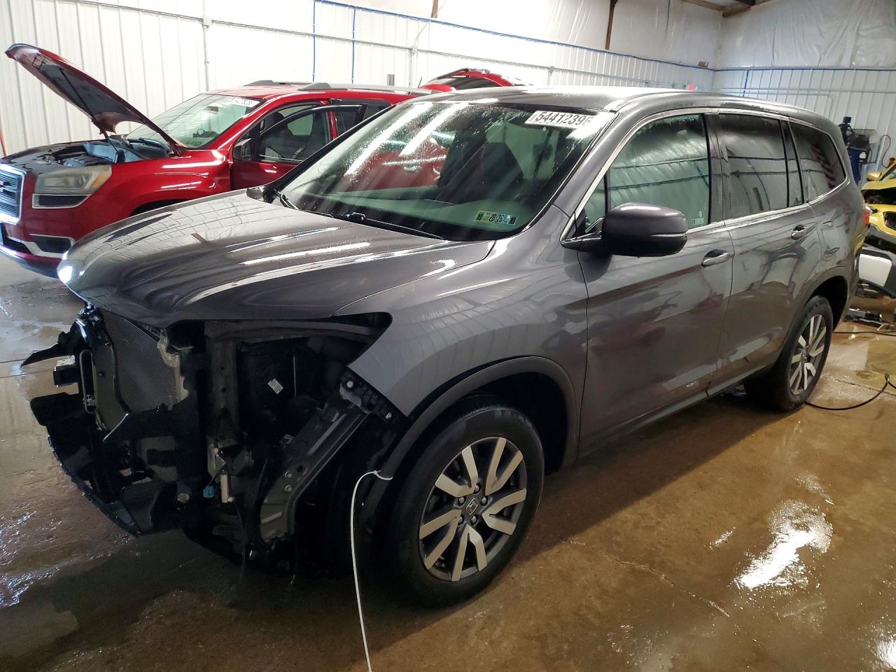 Salvage Honda Pilot Image