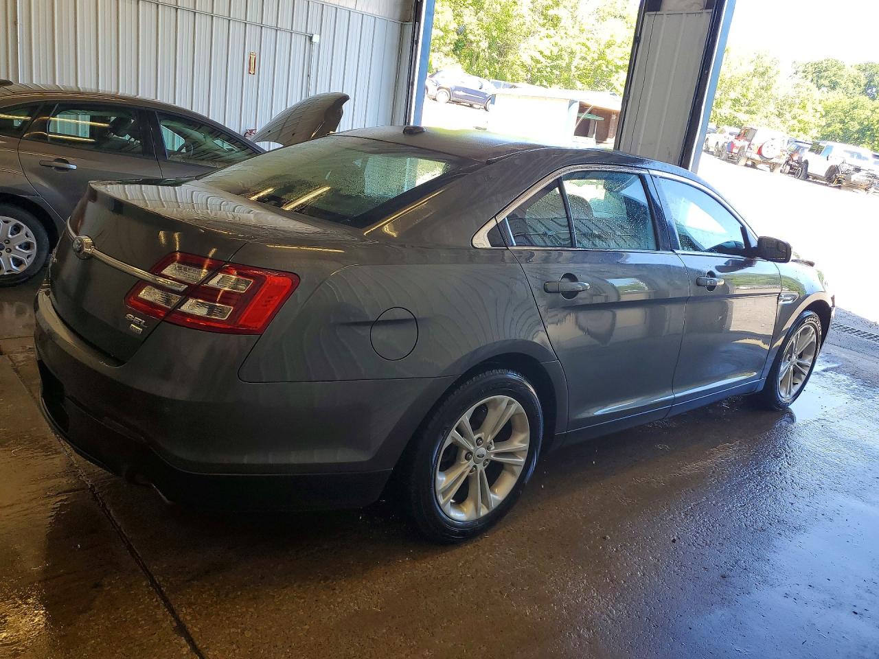 Ford Taurus Sel