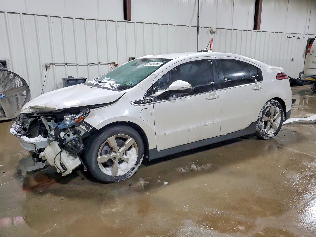 Salvage Chevrolet Volt Image