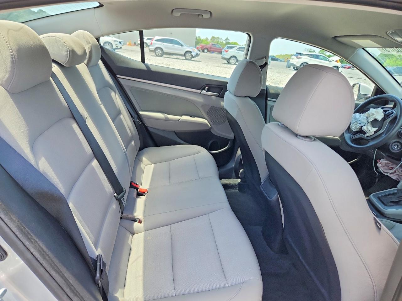 Hyundai ELANTRA Sel
