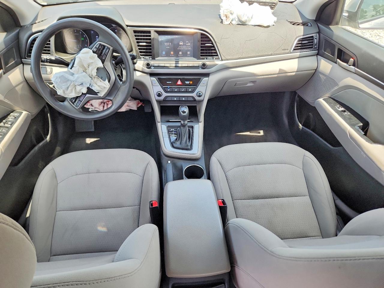 Hyundai ELANTRA Sel