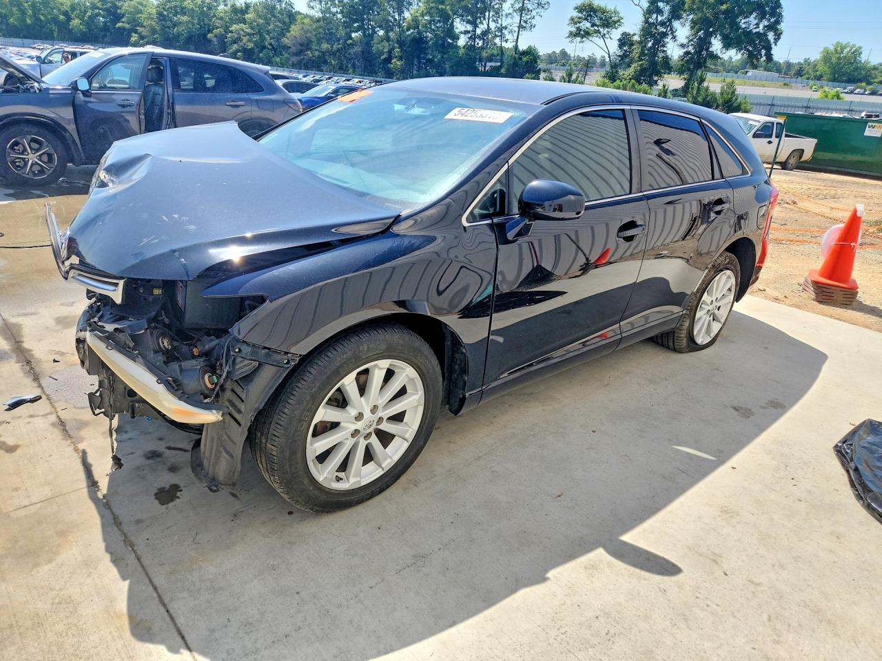 Salvage Toyota Venza Image