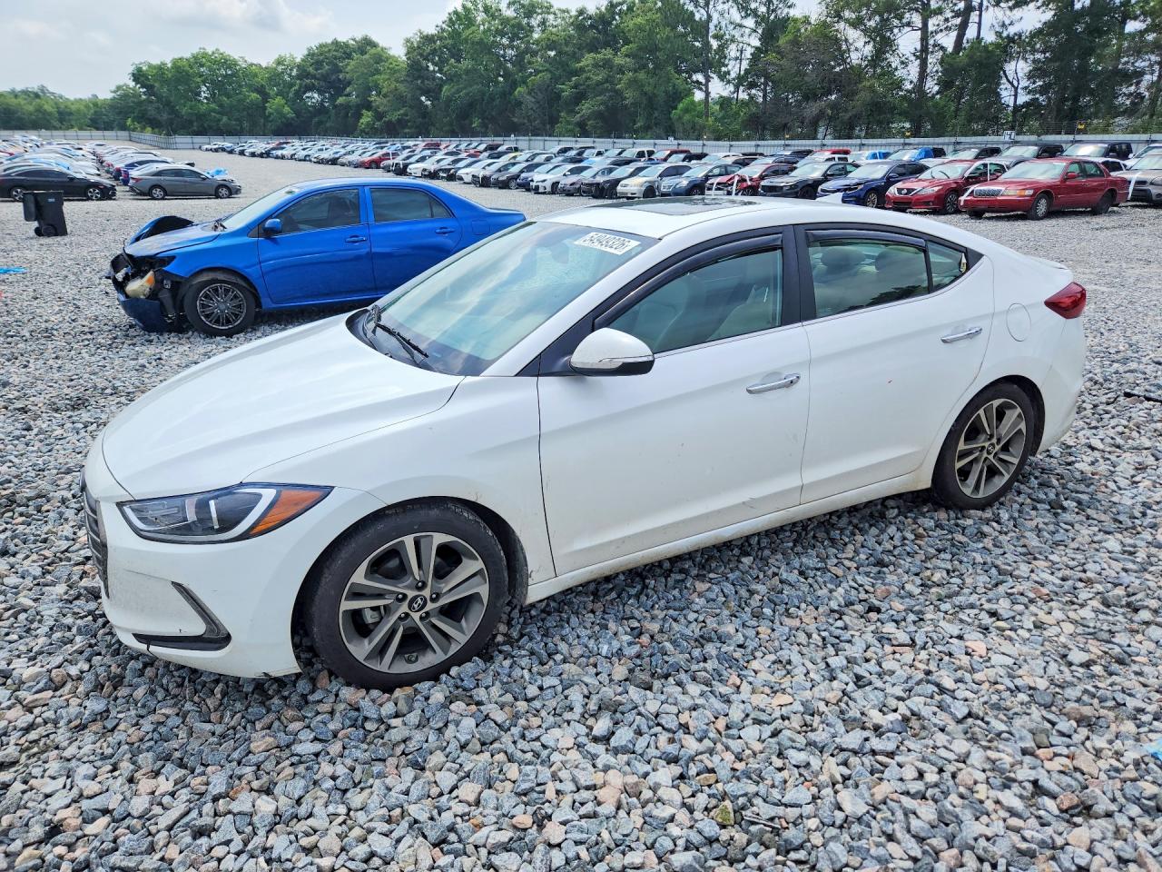 Salvage Hyundai ELANTRA Image