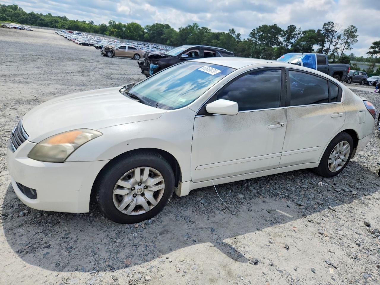Salvage Nissan Altima Image