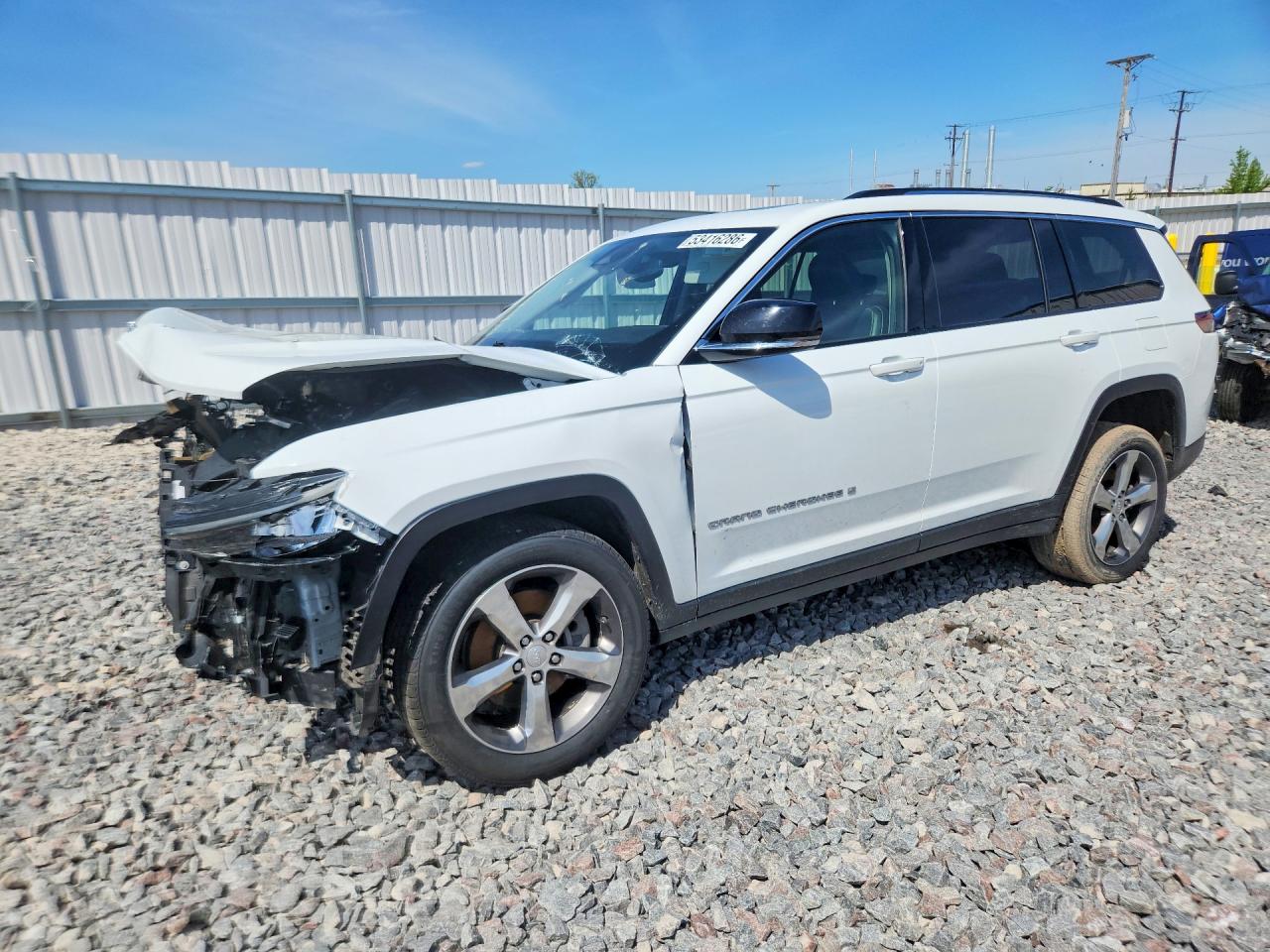 Salvage Jeep Cherokee Image