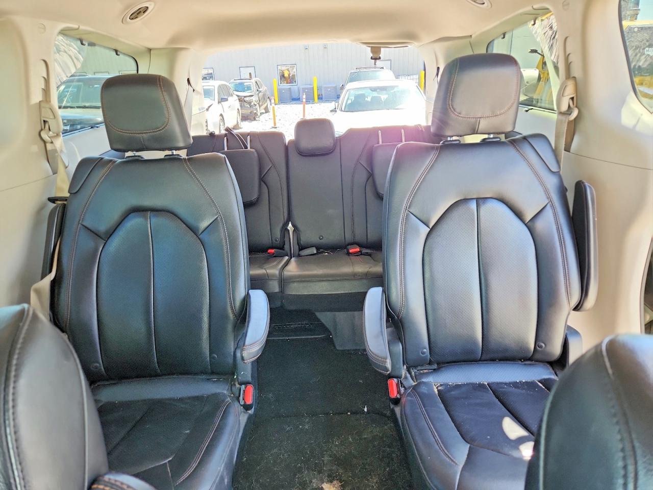 Chrysler Pacifica Touring L