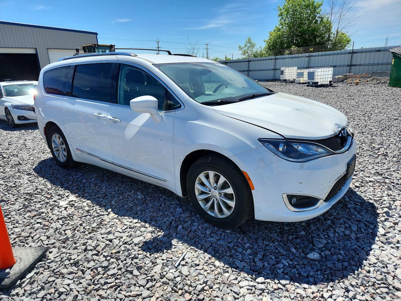 Chrysler Pacifica Touring L