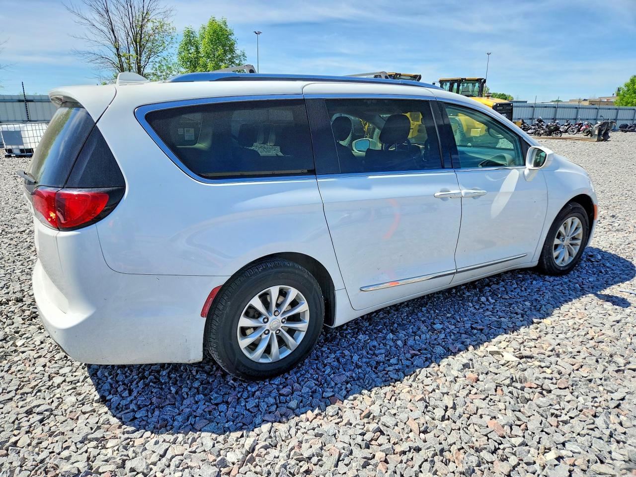 Chrysler Pacifica Touring L