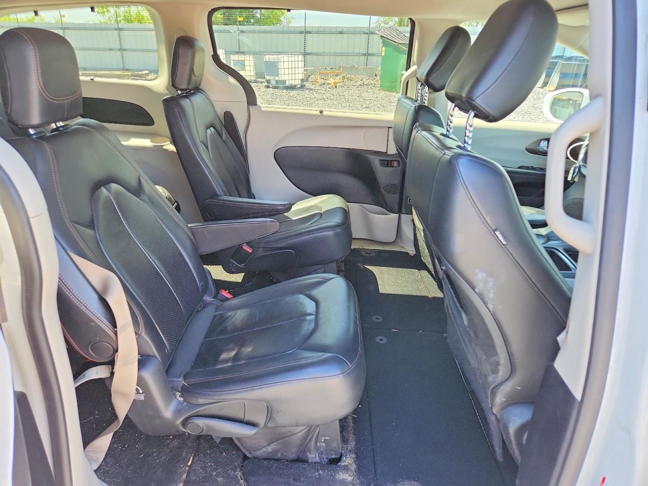 Chrysler Pacifica Touring L