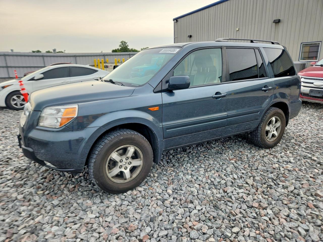 Salvage Honda Pilot Image