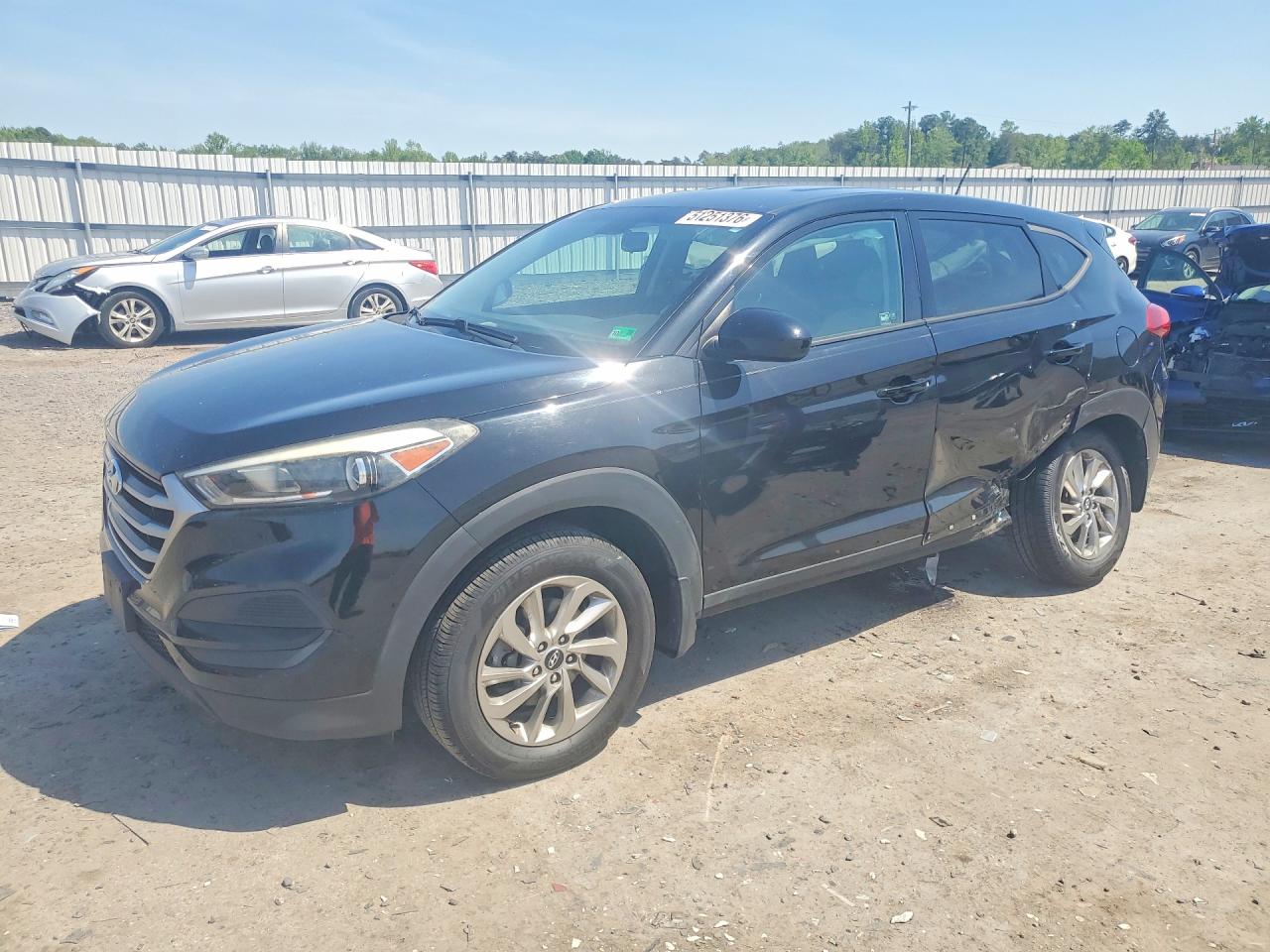 Salvage Hyundai TUCSON Image