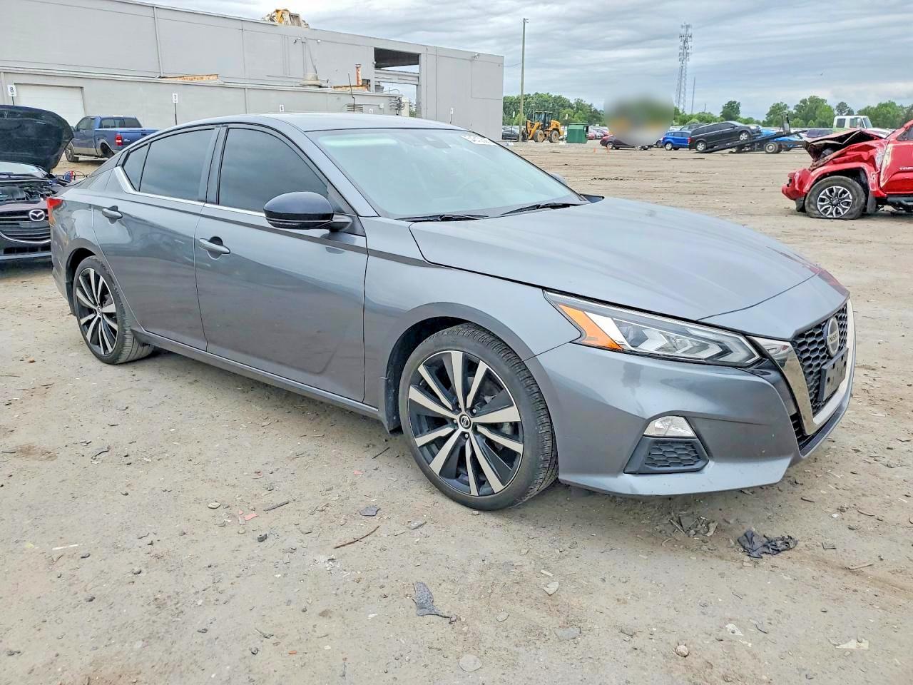 Nissan Altima Sr