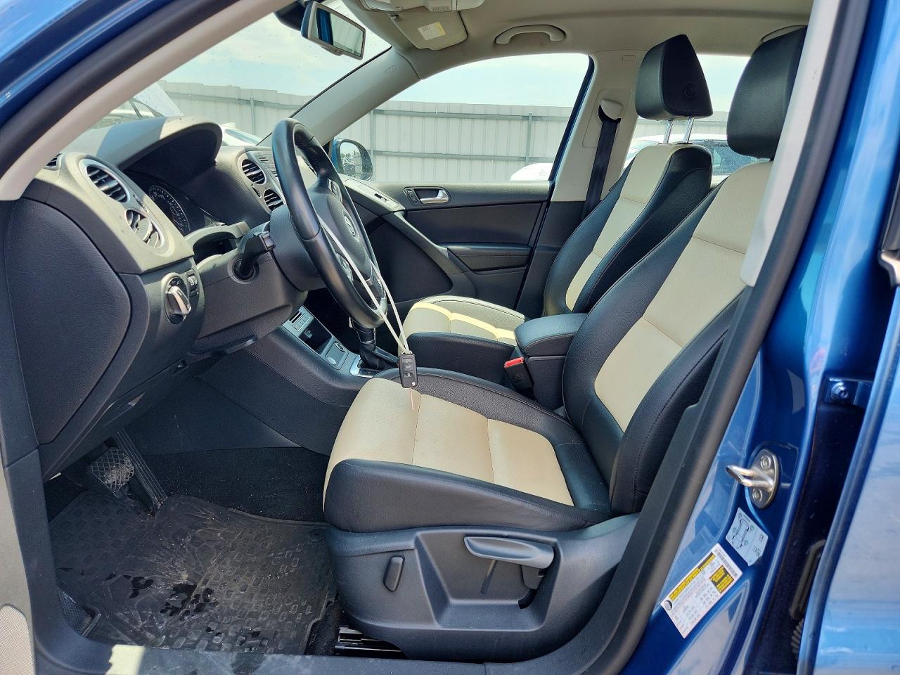 Volkswagen Tiguan S