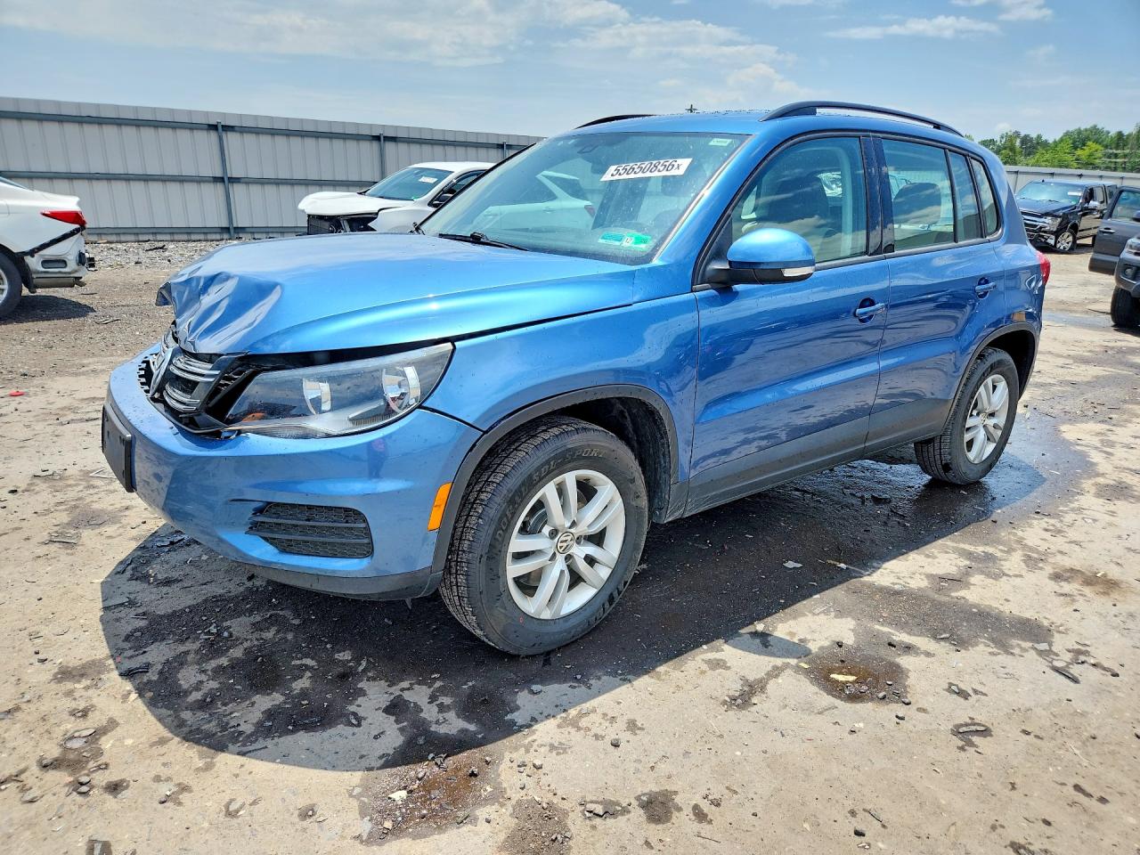 Salvage Volkswagen Tiguan Image