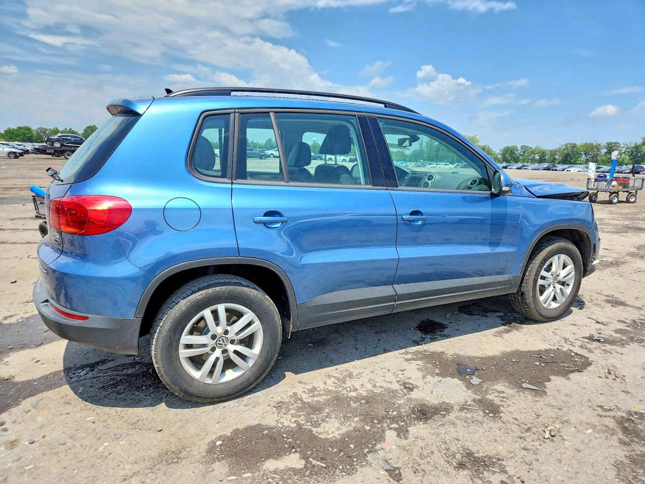 Volkswagen Tiguan S