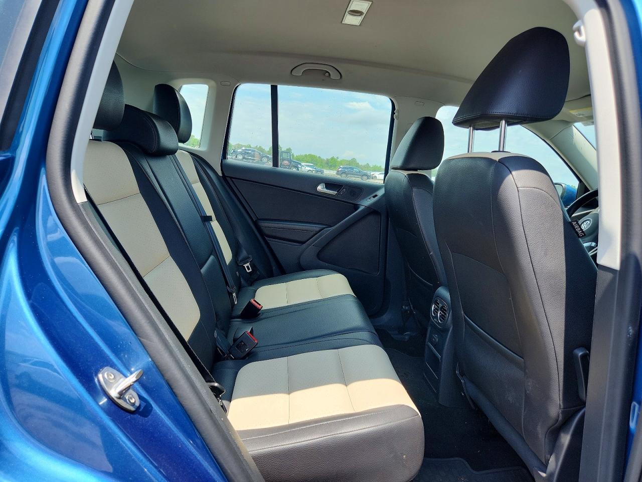 Volkswagen Tiguan S