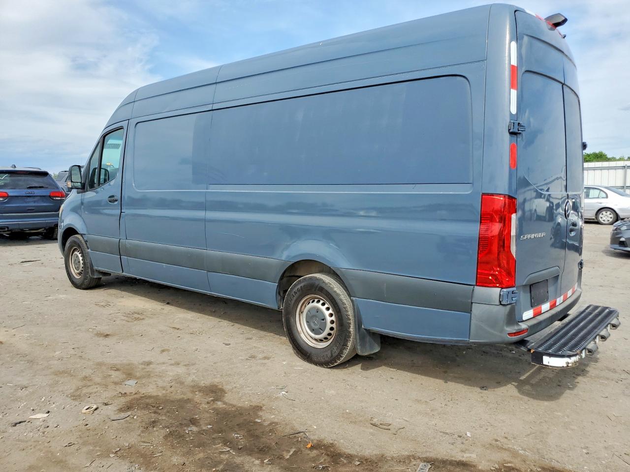 Mercedes-Benz Sprinter 2500