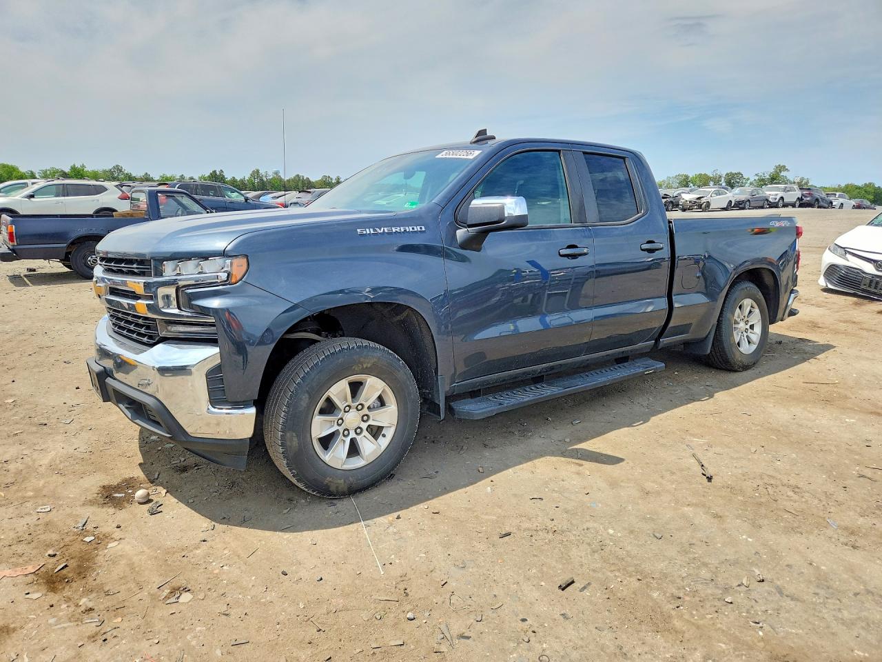 Salvage Chevrolet Silverado Image