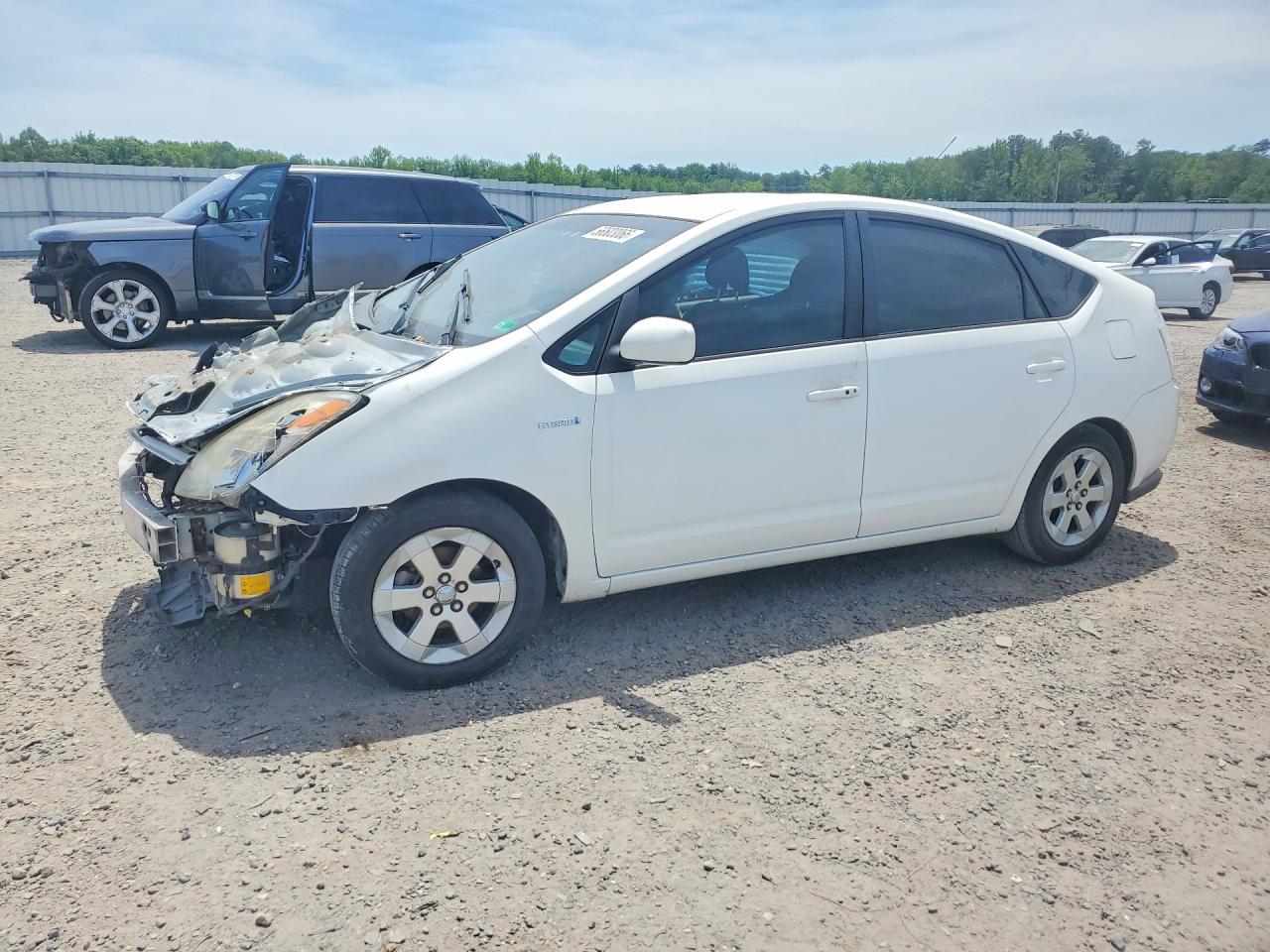Salvage Toyota Prius Image