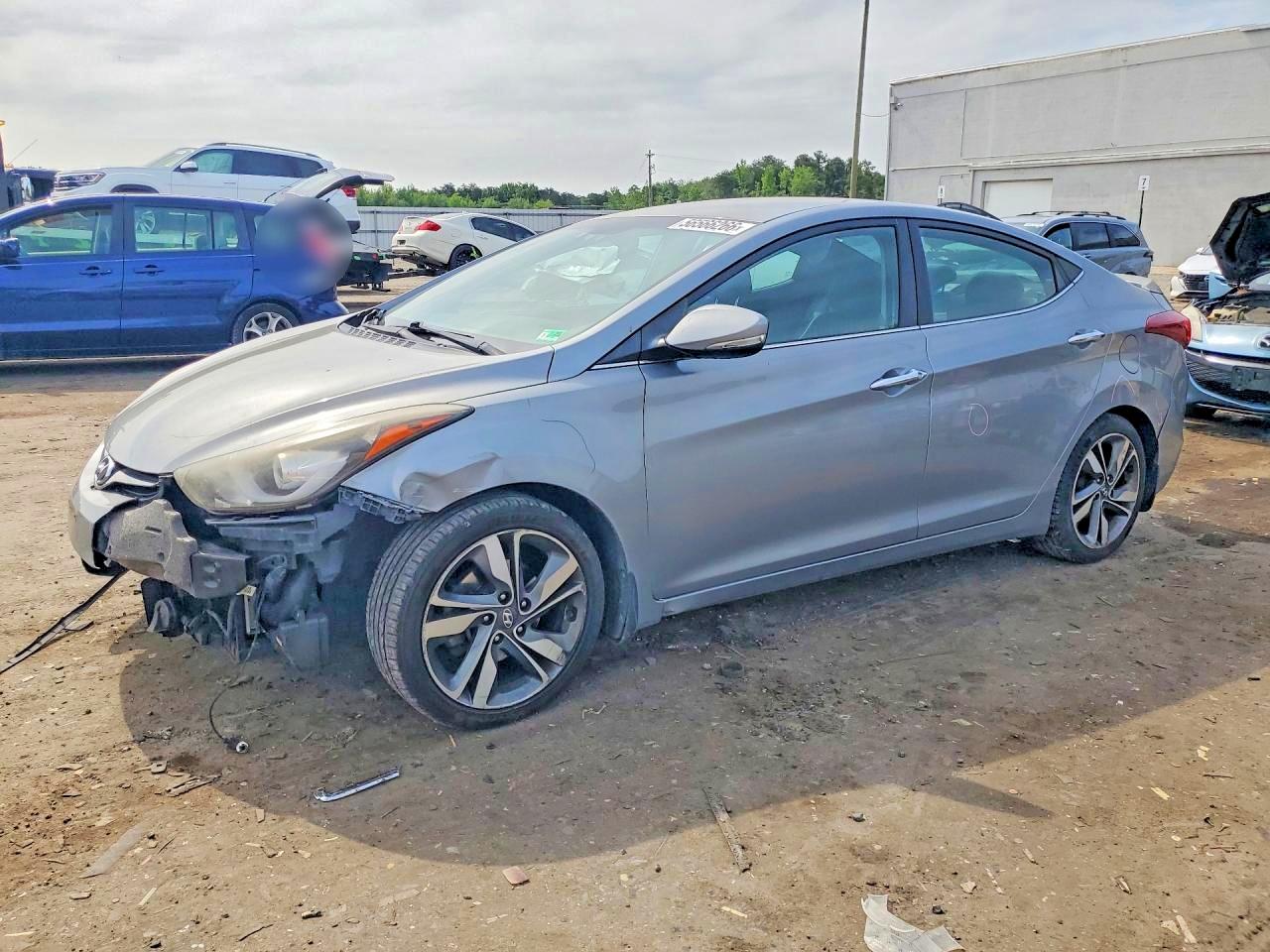 Salvage Hyundai ELANTRA Image