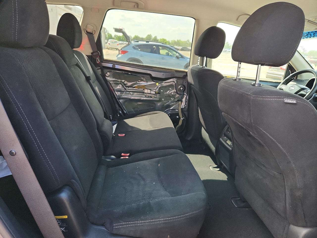 Nissan Pathfinder S