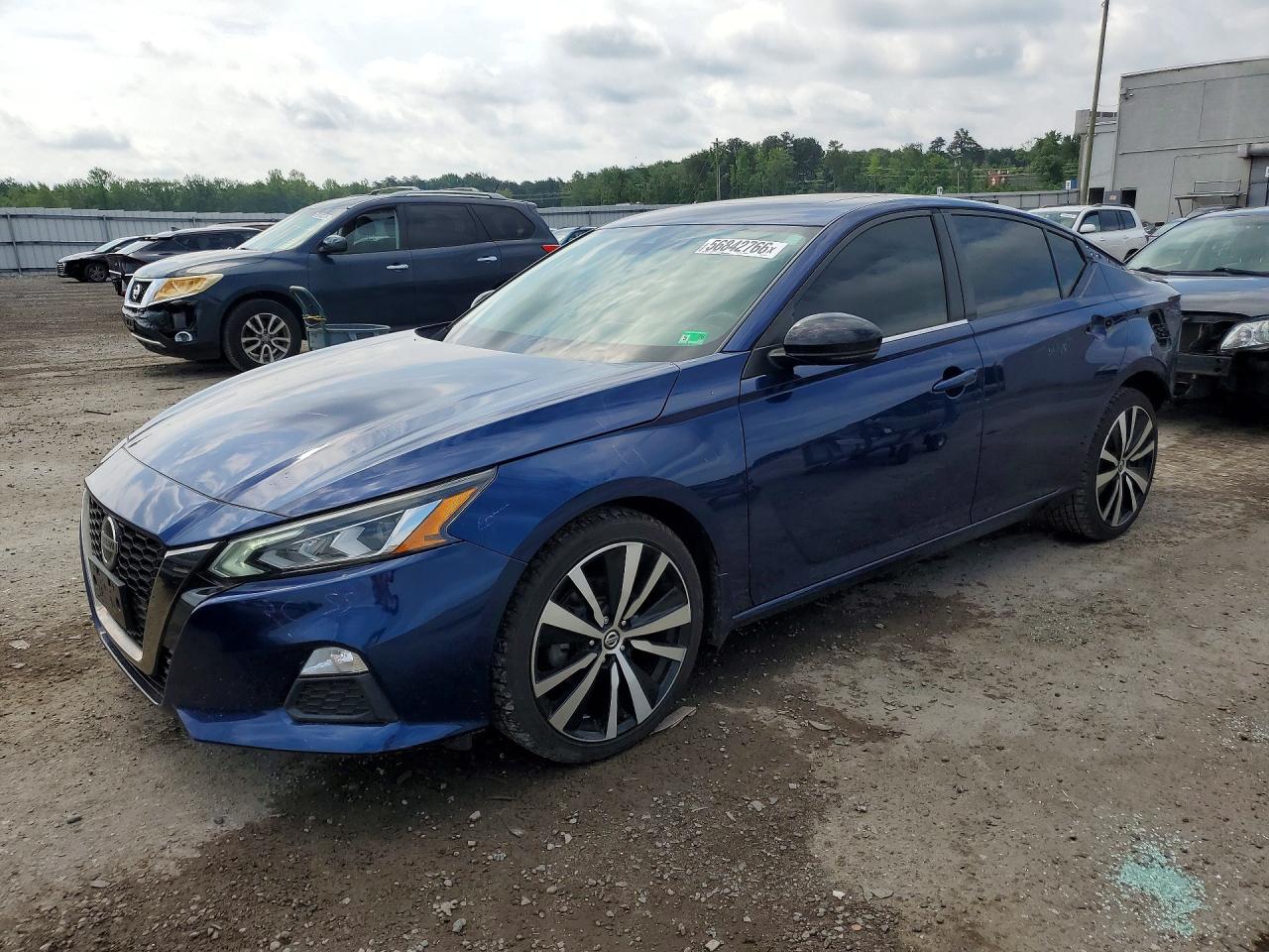 Salvage Nissan Altima Image
