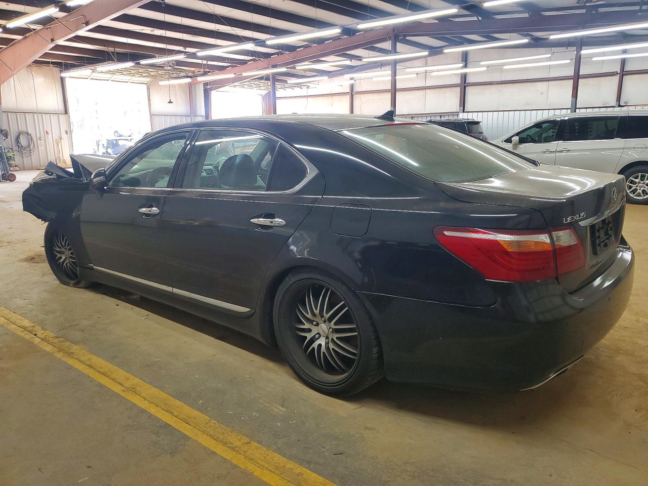 Lexus LS L