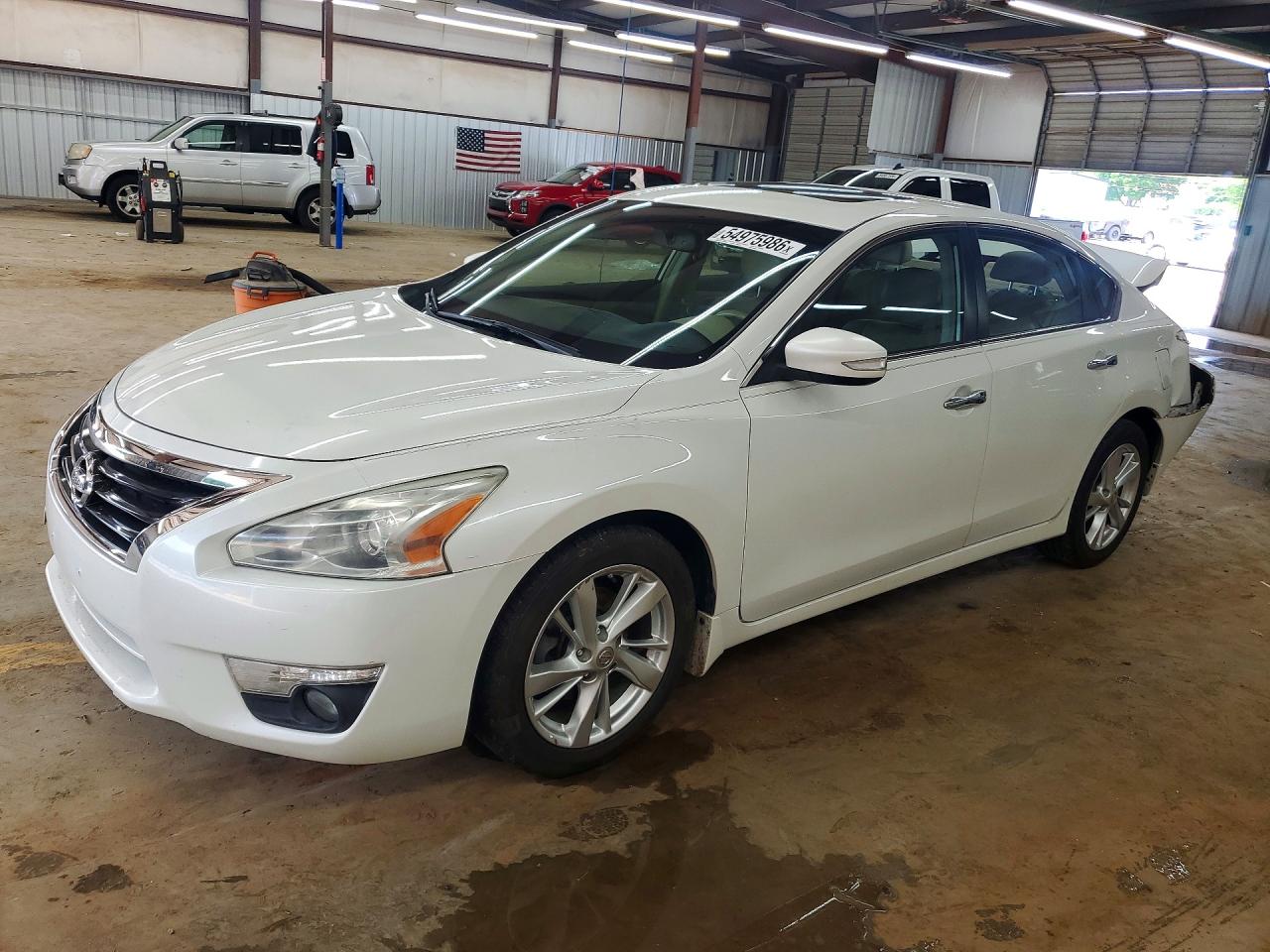 Salvage Nissan Altima Image