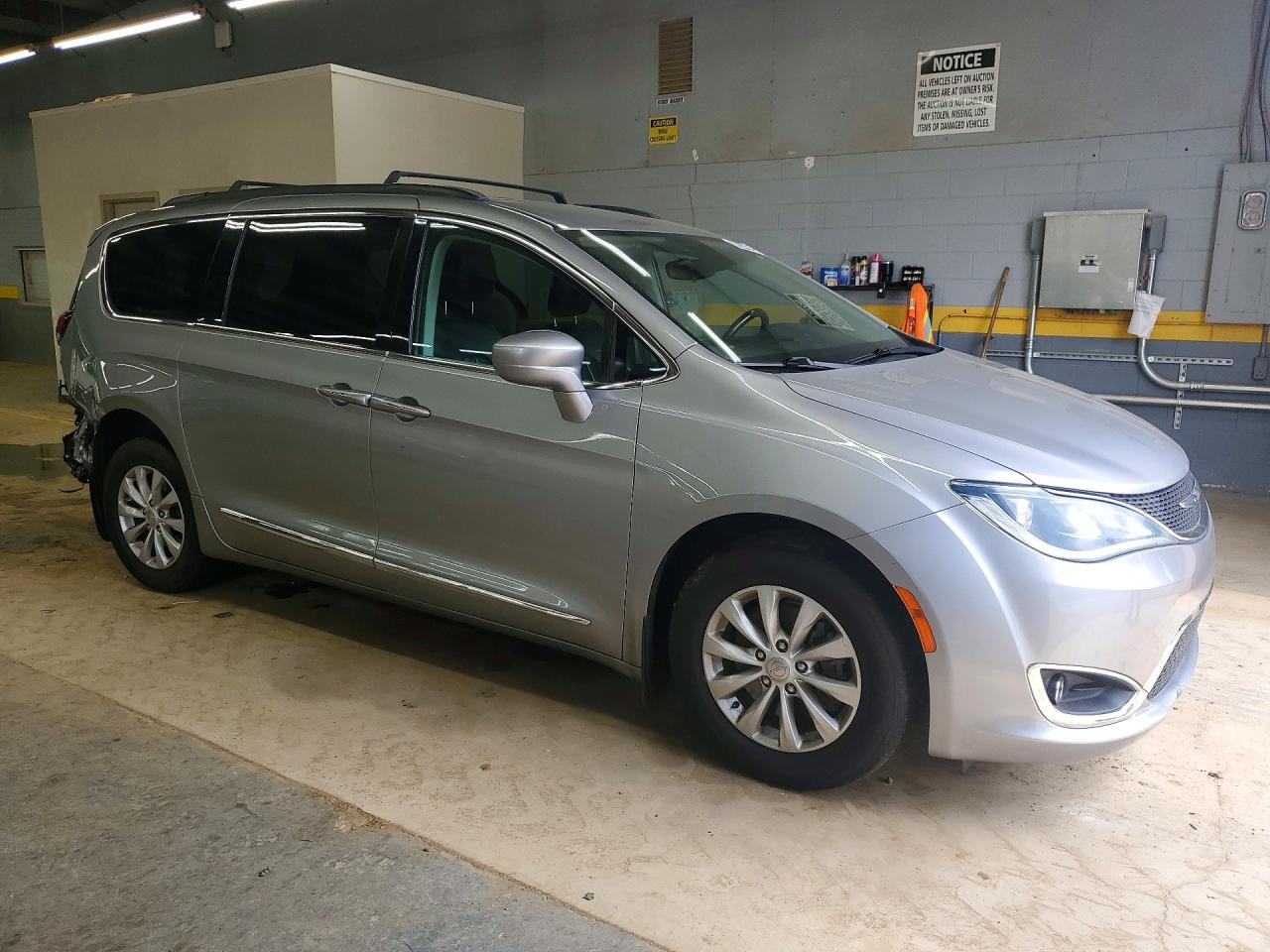 Chrysler Pacifica Touring L