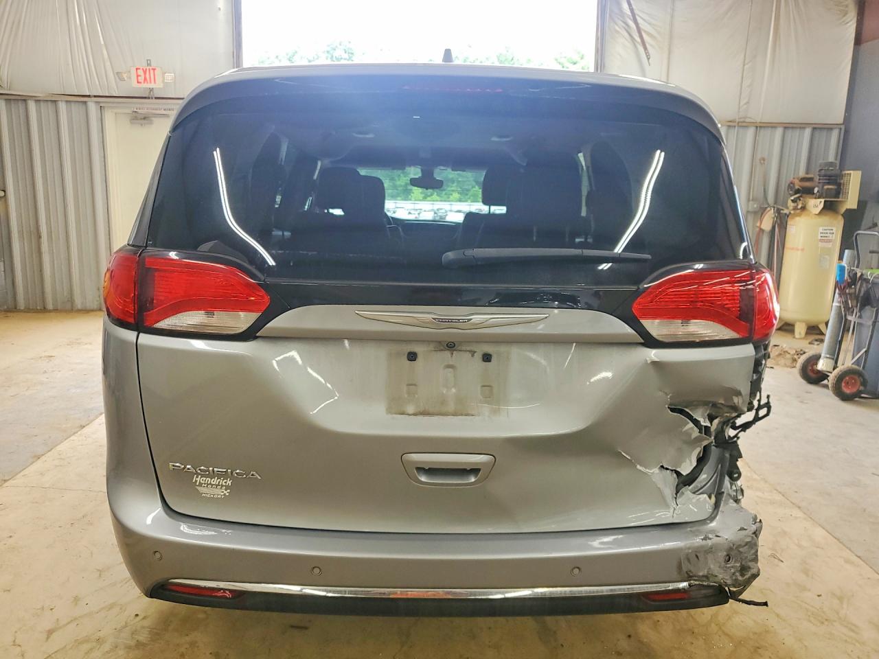 Chrysler Pacifica Touring L