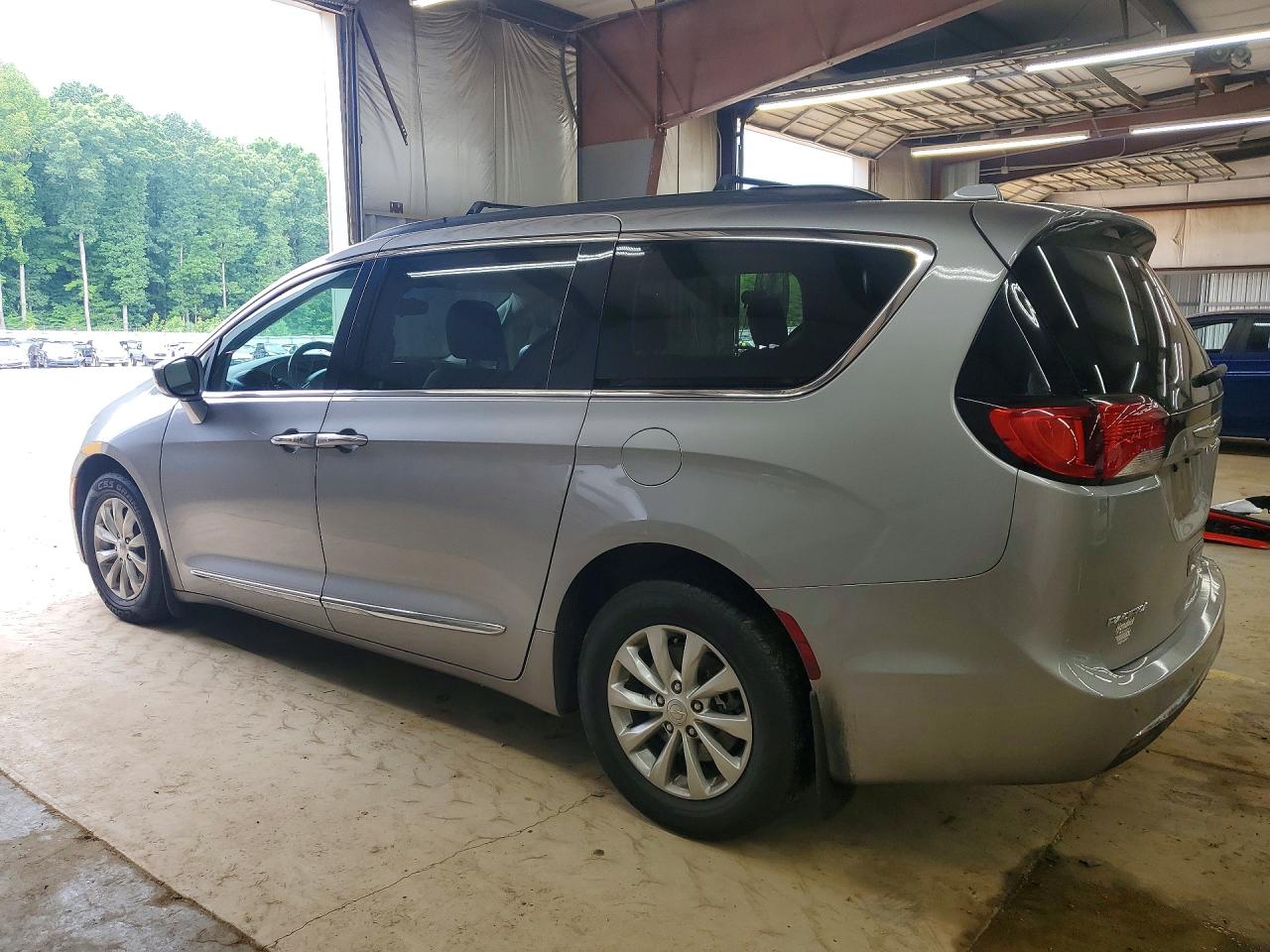 Chrysler Pacifica Touring L