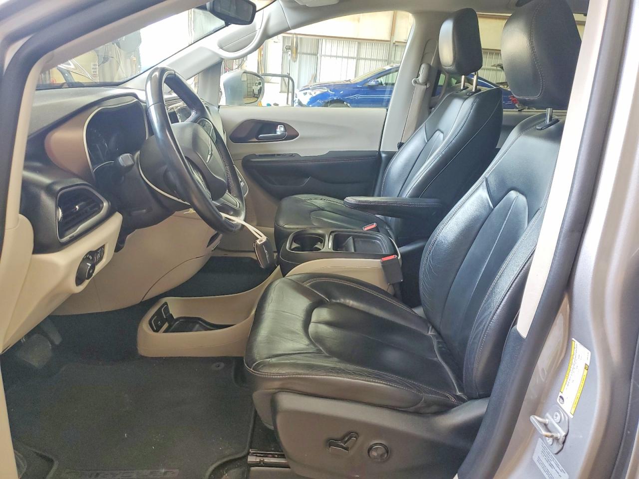 Chrysler Pacifica Touring L