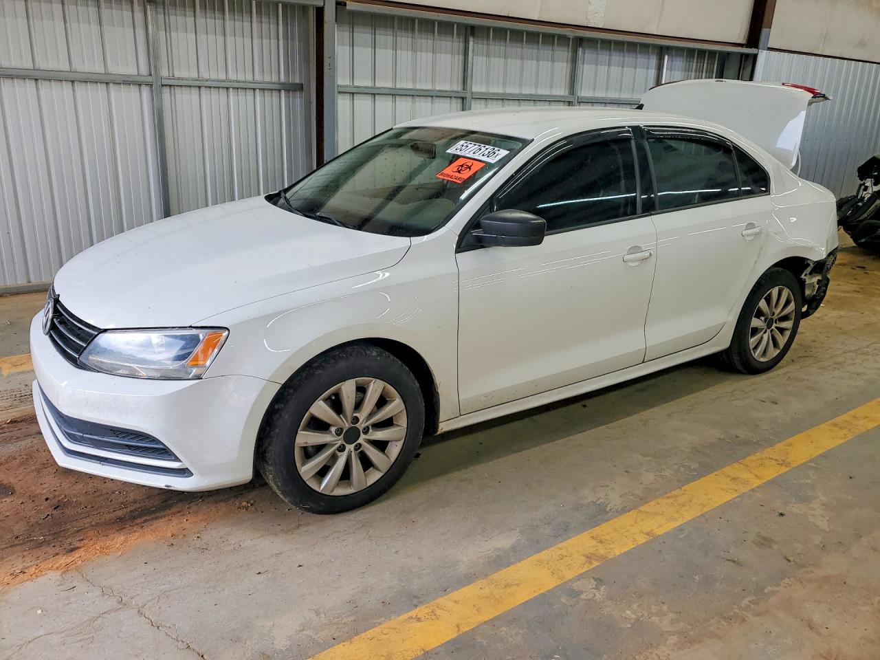 Salvage Volkswagen Jetta Image