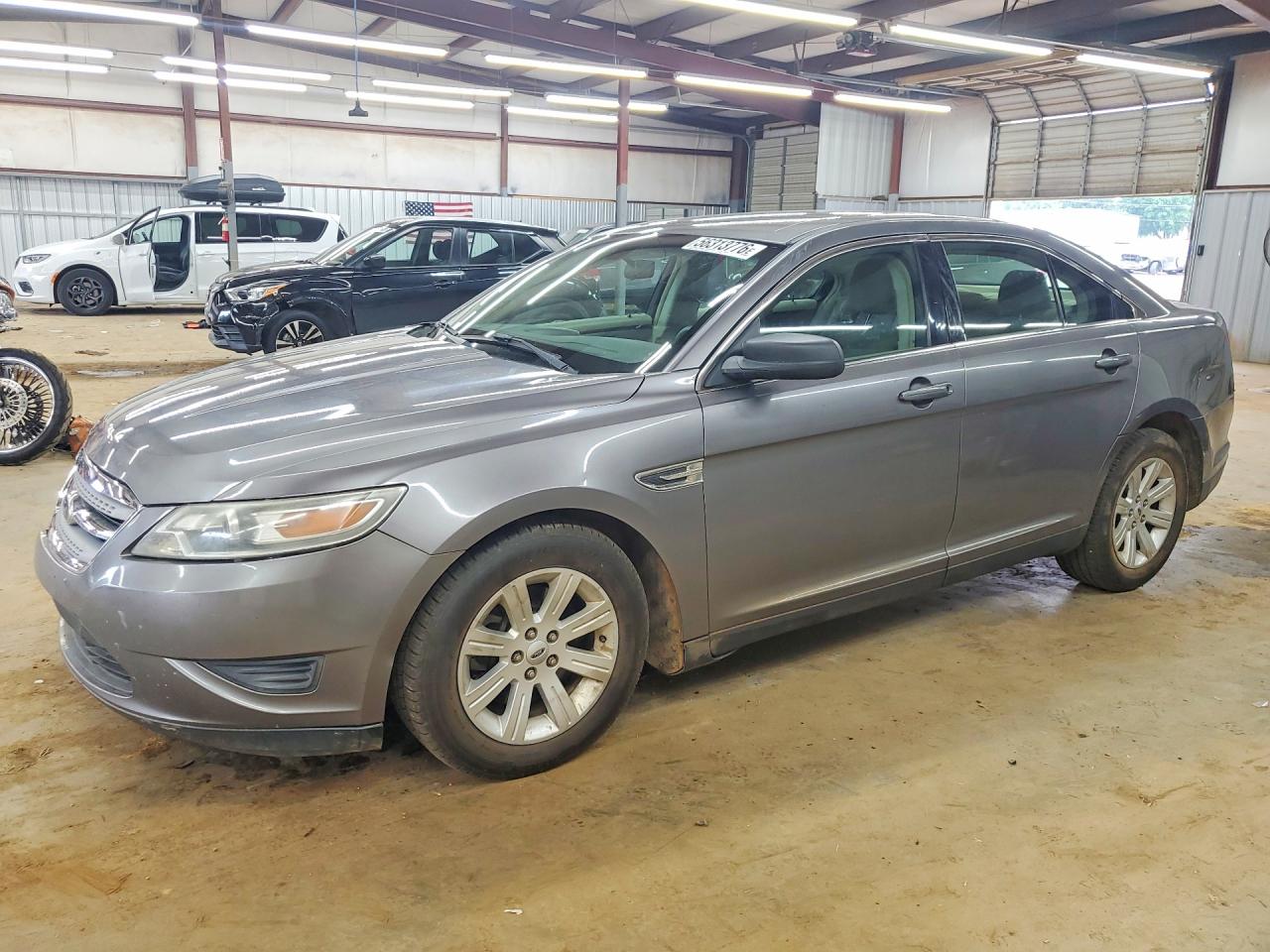 Salvage Ford Taurus Image