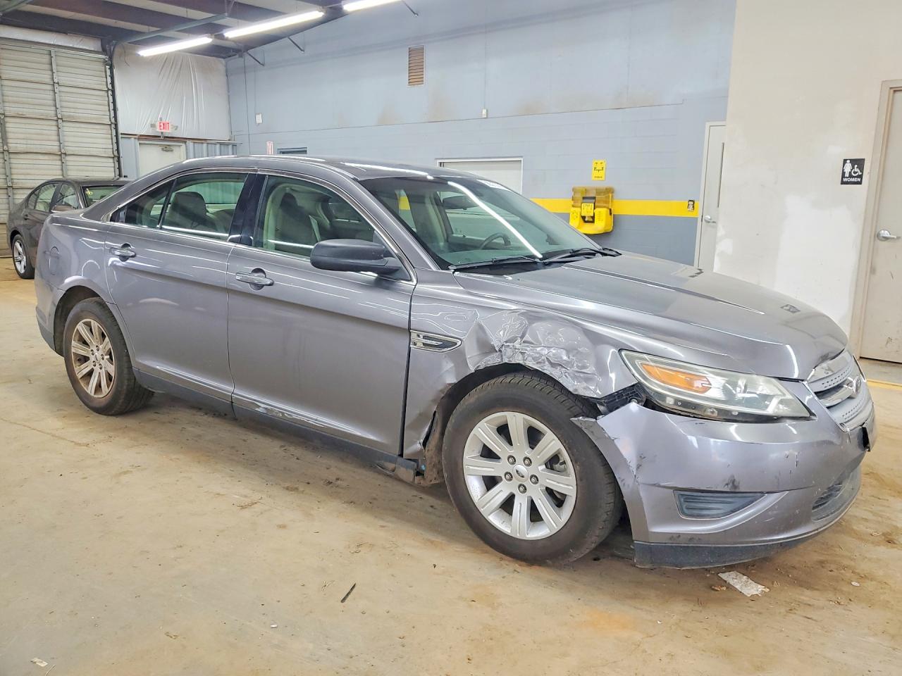 Ford Taurus Se