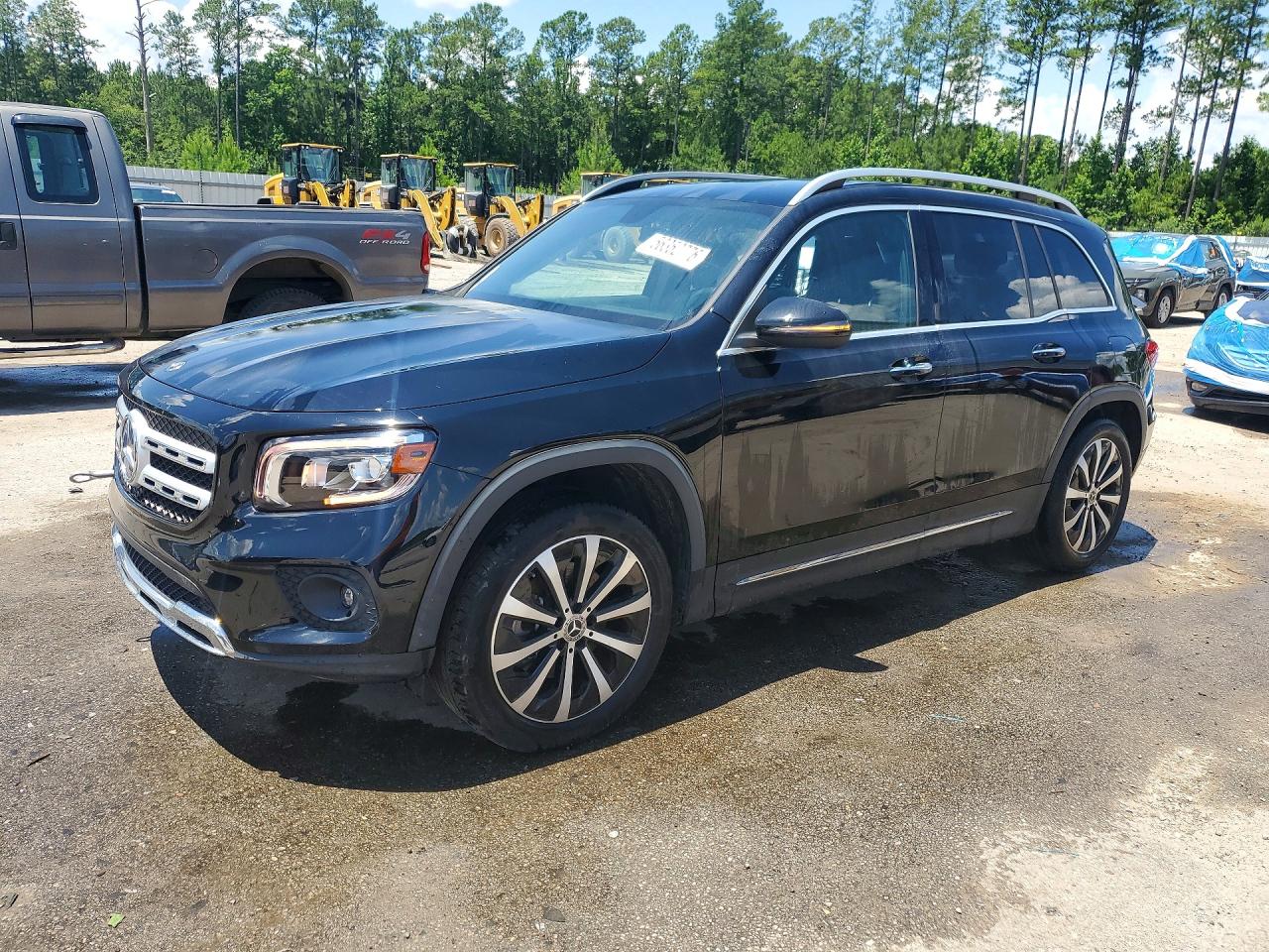 Salvage Mercedes-Benz GLB Image