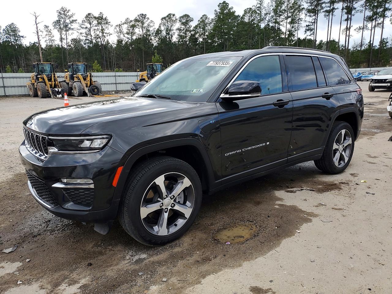 Salvage Jeep Grand Cherokee Image
