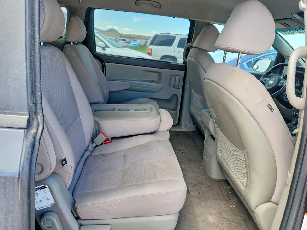 Kia Sedona Lx