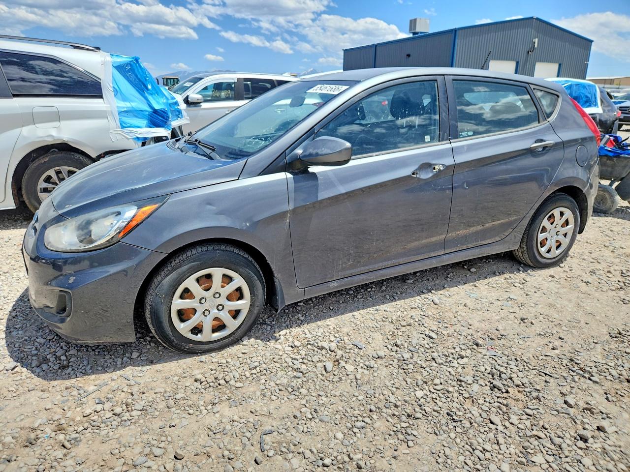 Salvage Hyundai ACCENT Image