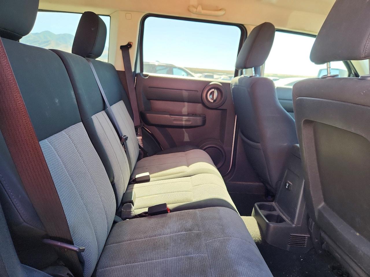 Dodge Nitro Sxt