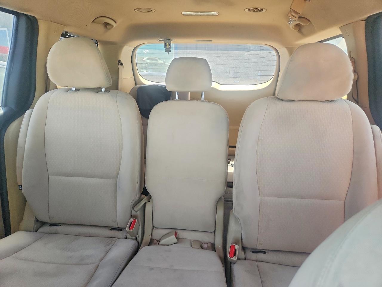 Kia Sedona Lx